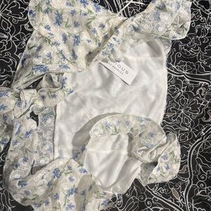 Kirious Los Angeles embroidered floral open back crop top NWT
